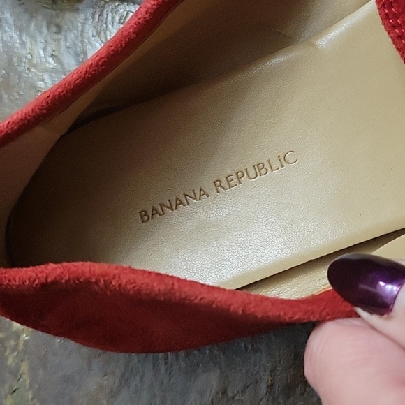 Banana Republic red suede loaders size 10. - Picture 4 of 5